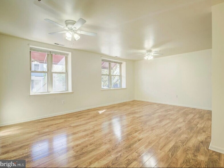 Building Photo - 345 Oakdale Pl NW