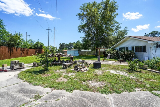 Building Photo - 601 Ironwood Dr