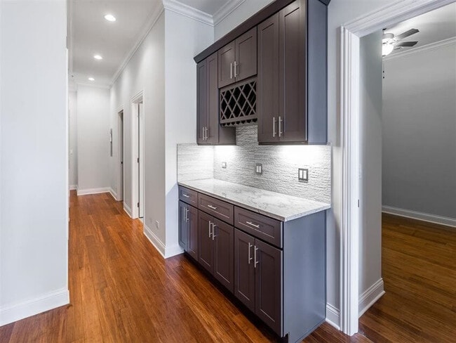 Building Photo - 124 W Polk St