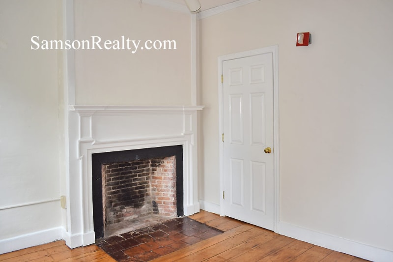 Building Photo - 323 Wickenden St