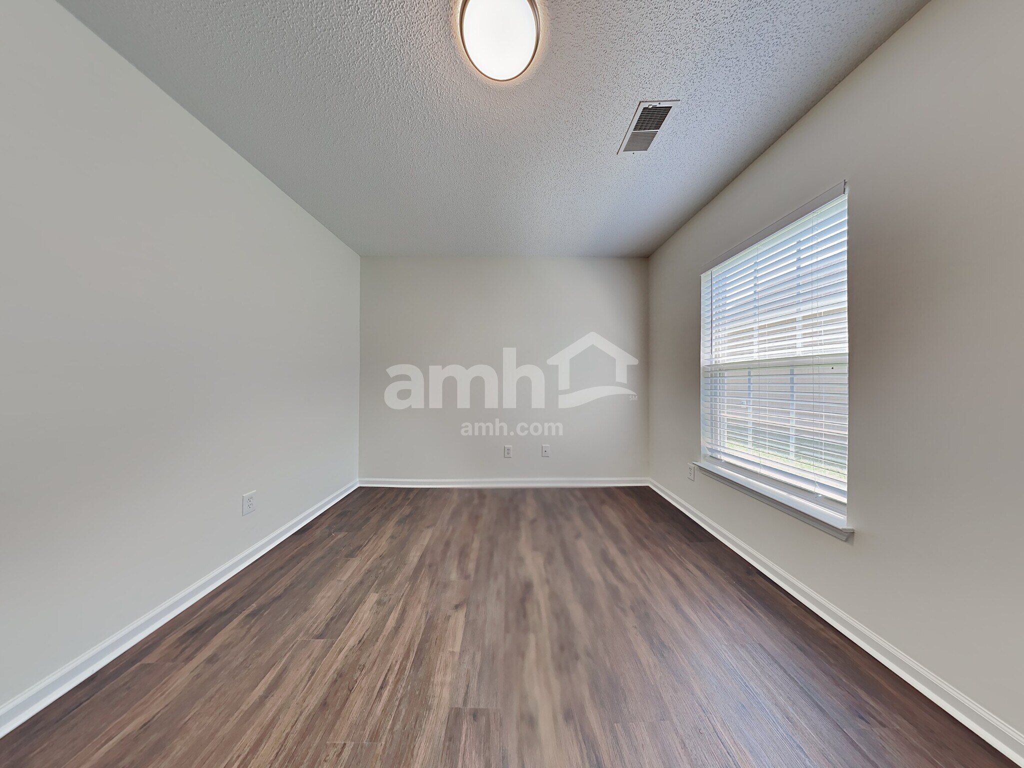Building Photo - 118 Larkspur Dr