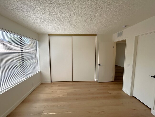Building Photo - 85 COUNTRY MILE RD POMONA 91766 (2 BED / 2...