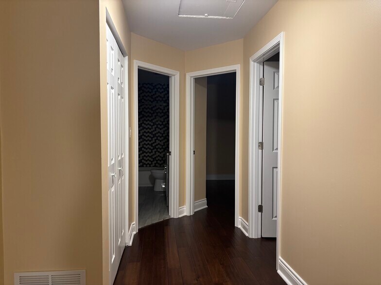 Building Photo - 1741 W 18th Pl