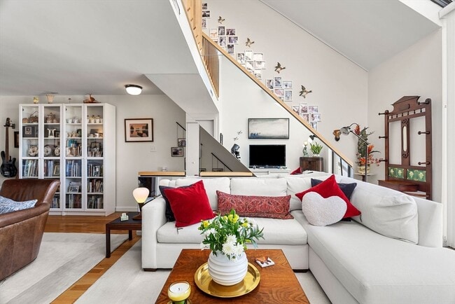 Building Photo - 126 Merrimac St