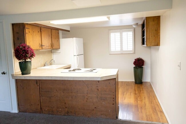 Building Photo - Ski season special, Month to month lease- ...