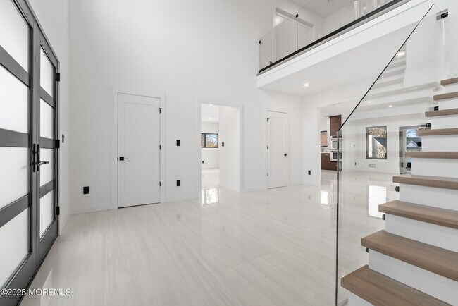 Building Photo - 459 Harnell Ave
