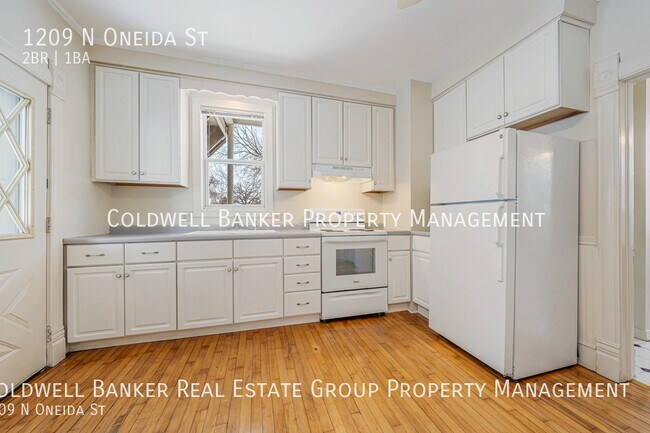 Building Photo - 1209 N Oneida St