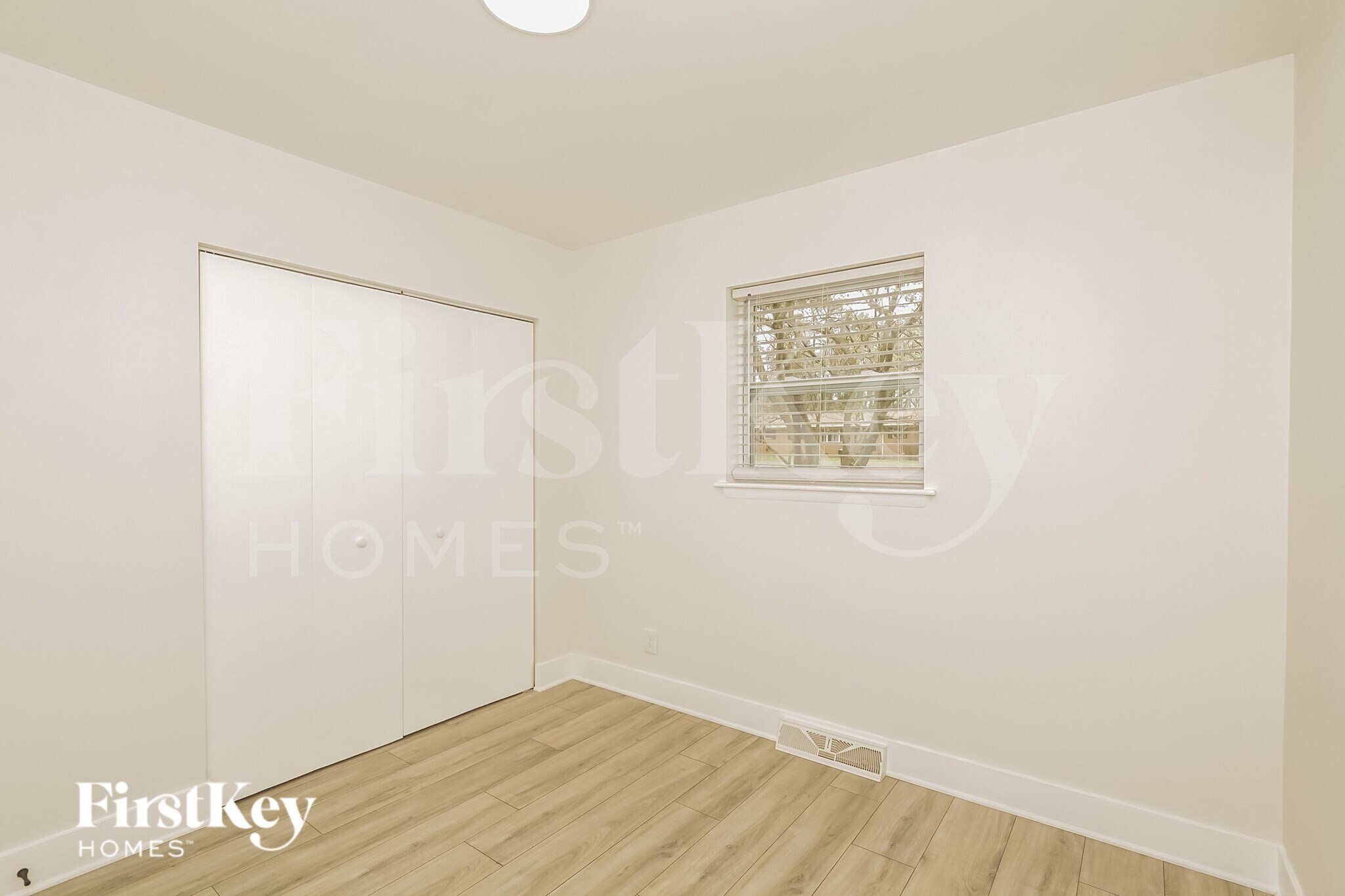 Building Photo - 2408 Gemway Dr