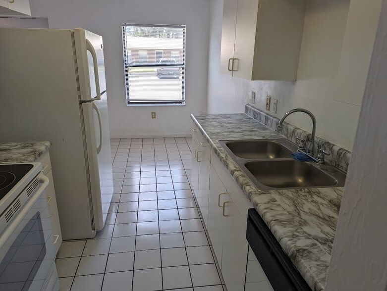 Building Photo - 3600 SW 23rd St