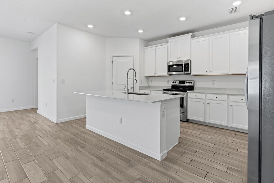 Building Photo - 5637 SW 93rd St
