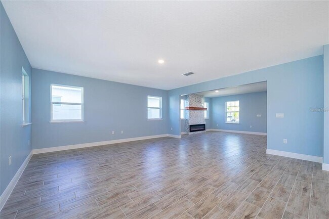 Building Photo - 626 Taft Dr