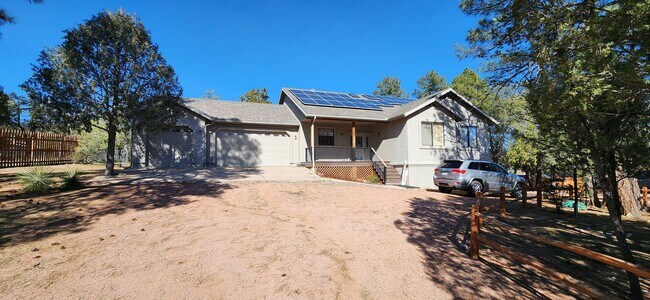 Building Photo - Modern Home with Huge Yard