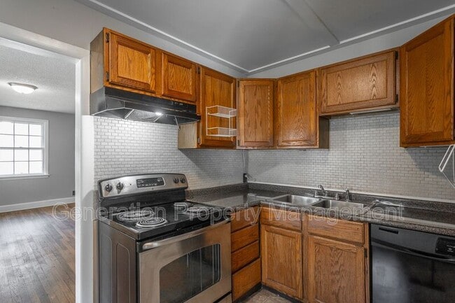 Building Photo - 538 Wando Dr