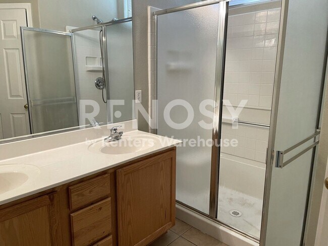 Building Photo - Your New 3 BD/2 BA Home in Surprise!