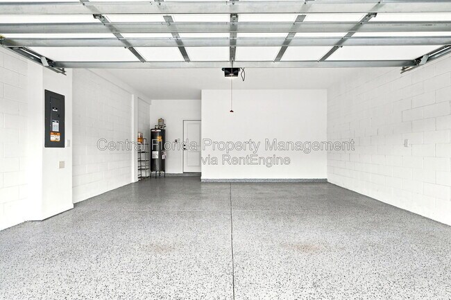Building Photo - 865 Spring Palms Lp