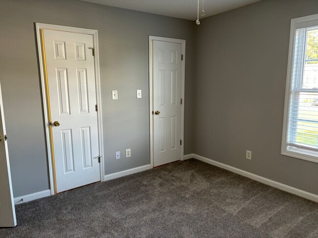 Building Photo - 2 bed / 2.5 bath Townhome ~ Carolina Bays ...