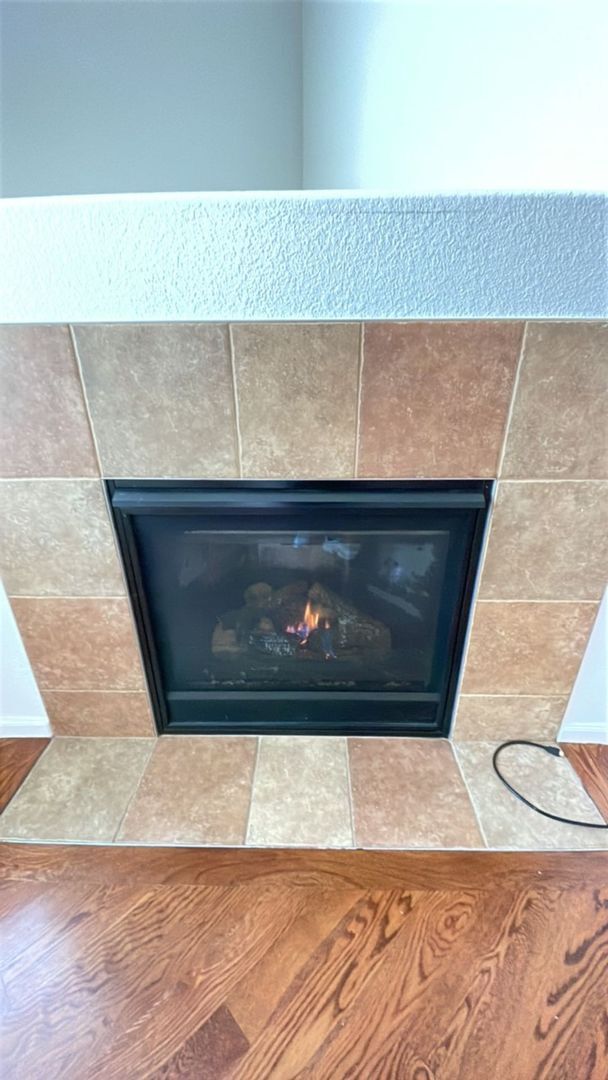 Building Photo - Charming 2 Bedroom, 2.5 bath Townhome in Fabulous Erie, Co!