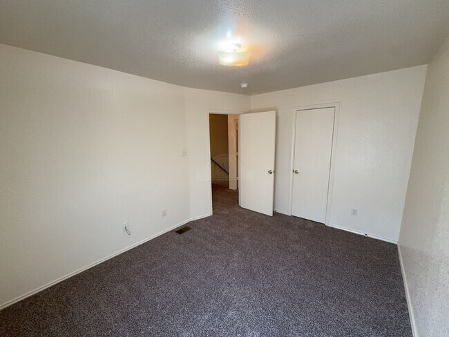 Building Photo - 4500 Deek Dr