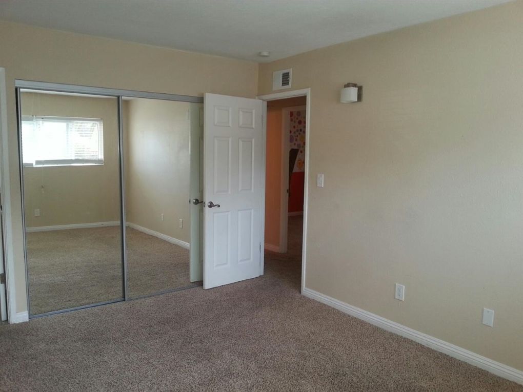 Building Photo - 4043 Thomas St