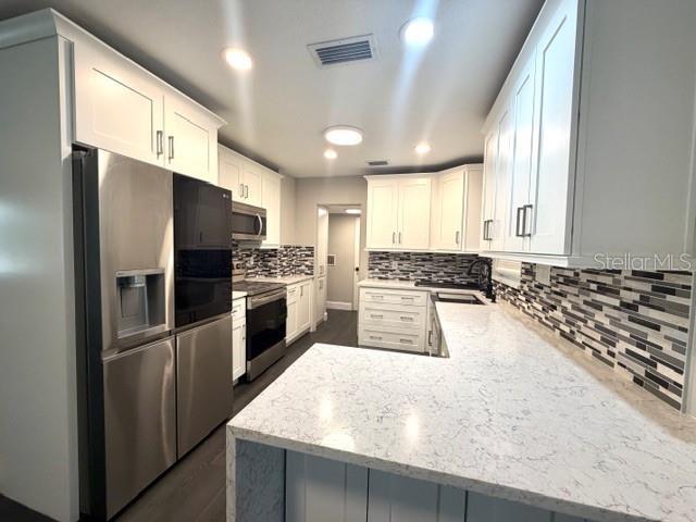 Building Photo - 704 W 11th Ave