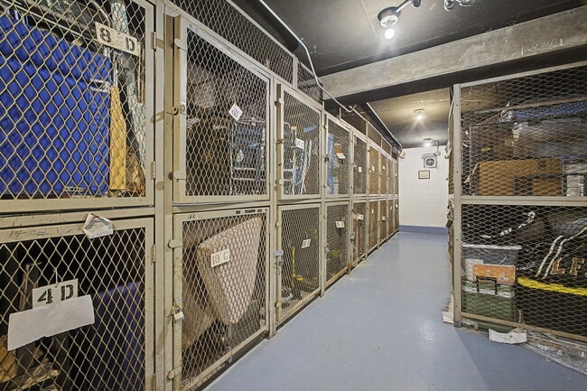 Building Photo - 1400 N State Pkwy