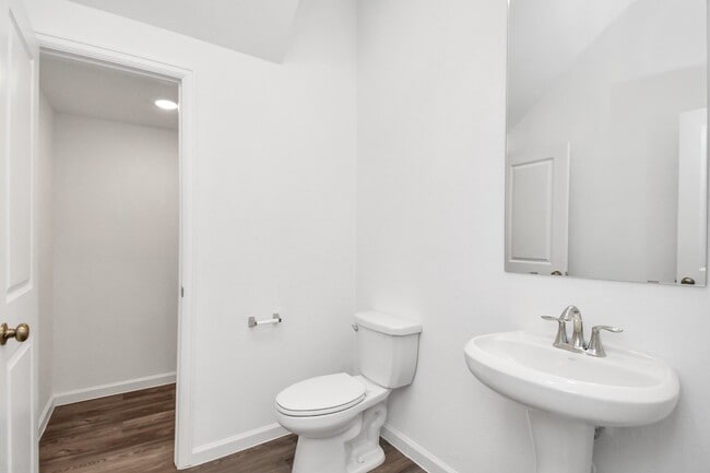 Building Photo - 5535 Holly Hvn Ct