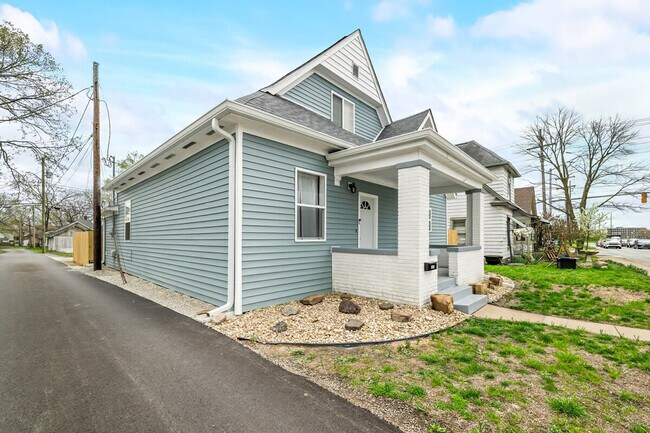 Building Photo - 1019 Central Ave