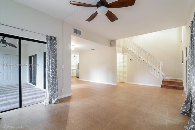 Building Photo - 567 Racquet Club Rd