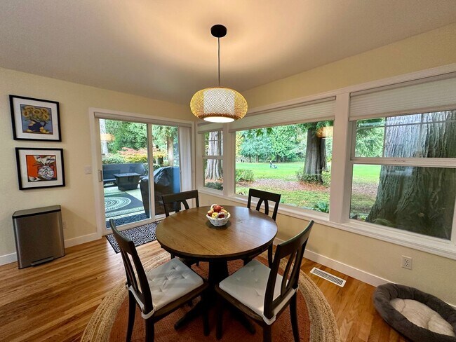 Building Photo - 9048 Gleneagle Dr