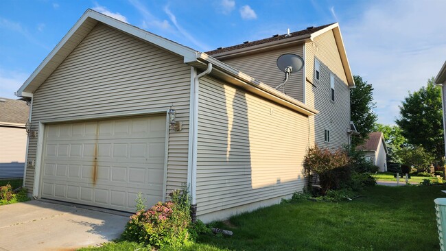 Building Photo - 9412 Briar Haven Dr