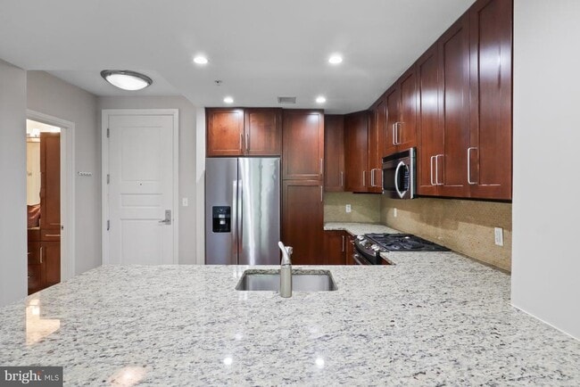 Primary Photo - 8220 Crestwood Heights Dr