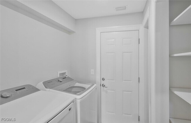 Building Photo - 2806 22nd St W