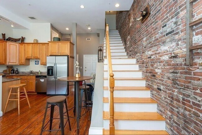 Building Photo - 141 Washington St