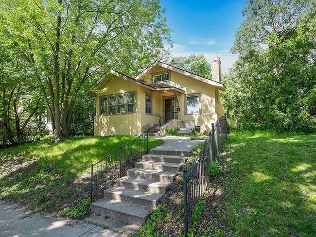 Primary Photo - 5 Bdrm House in South Mpls