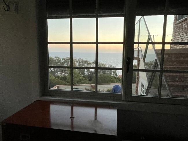 Building Photo - 30 N Stonington Rd