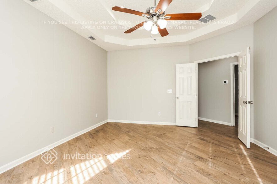 Building Photo - 3575 Shrewsbury Dr