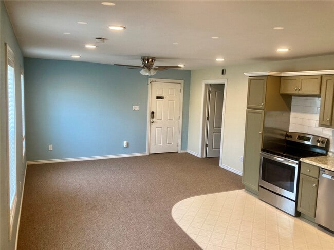 Building Photo - 1602 Avenue O