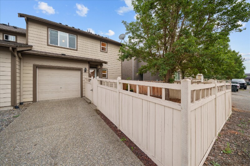 Building Photo - 6527 Indiana St SE