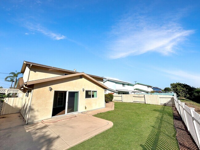 Building Photo - Beautiful 4BD/2BA W/ Attached Garage in Cl...