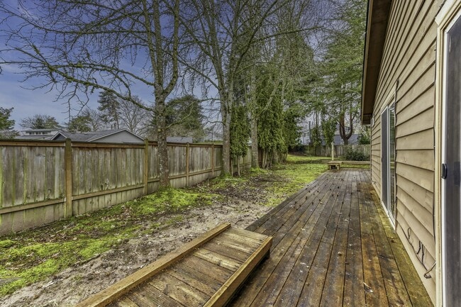 Building Photo - 1467 NW 176th Pl