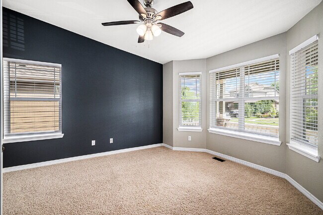 Building Photo - 8699 S Addison Way