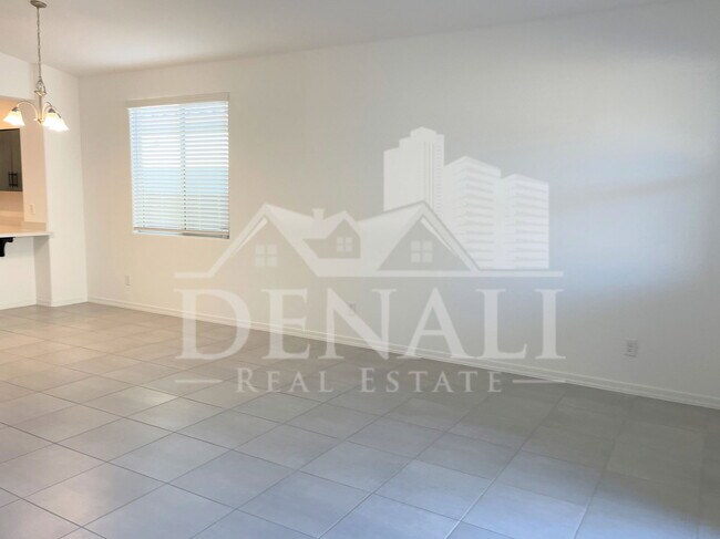 Building Photo - 7954 W Medlock Dr