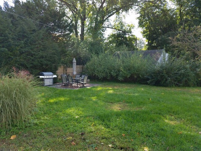 Building Photo - 61 Lexington Pky