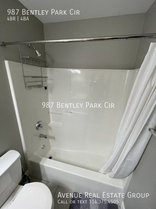 Building Photo - 987 Bentley Park Cir