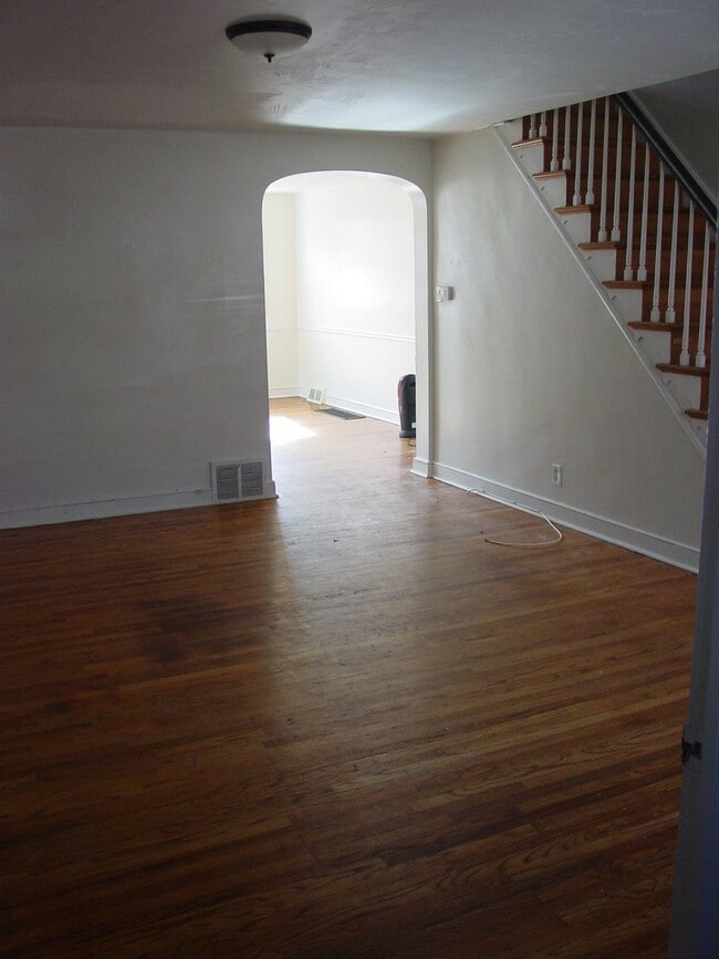 Building Photo - Large Home - Mayfair