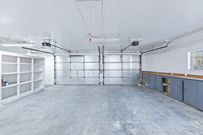 Building Photo - 1453 Luna Ln