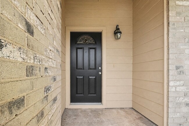 Building Photo - 1227 Mission Dr