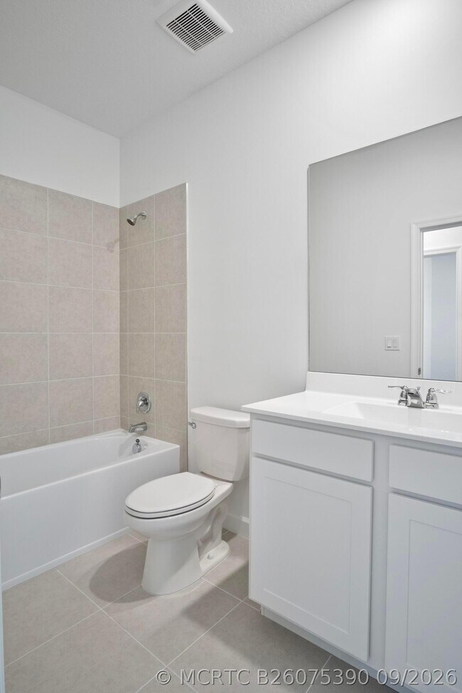Building Photo - 381 SE Crossoak Ln