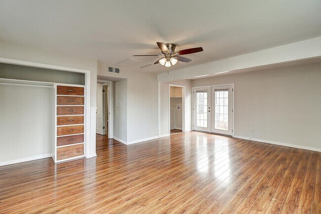 Building Photo - 722 Ralston Ave