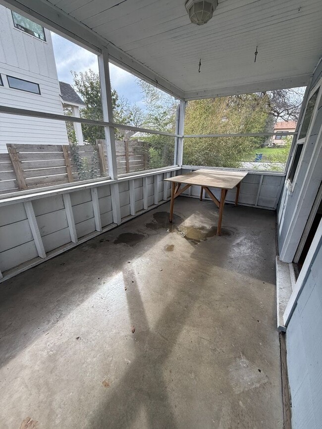 Building Photo - Rare 2/1 w/ Basement in Cherrywood!